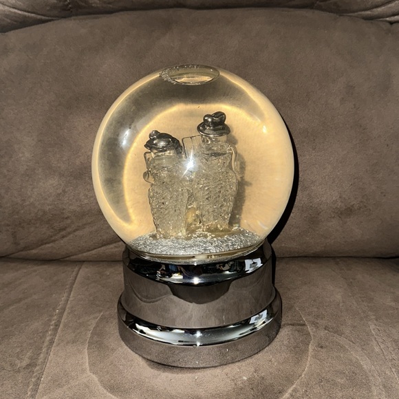 Magical Snow globe Musical holiday collection 2005 π - Picture 3 of 7